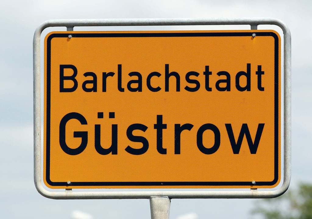 Die Polizei sucht nach einem Jungen aus Güstrow. (Symbolbild)