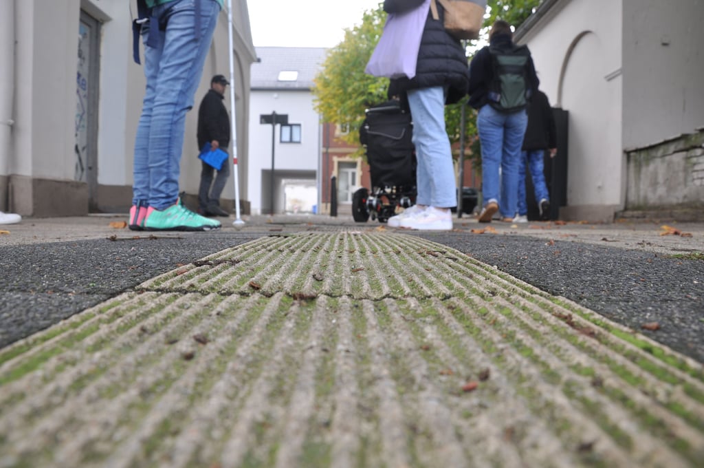 Das Blindenleitsystem in Tangermünde ist in die Jahre gekommen.