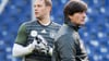 Joachim Löw (r) setzte jahrelang auf Manuel Neuer als Nummer eins. Gemeinsam wurden sie 2014 in Brasilien Weltmeister. (Archivbild)