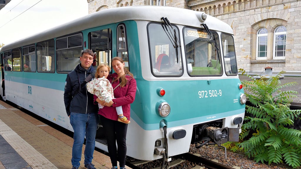 Die Langendorfer Steve, Karoline und Tochter Johanna Franke haben am Sonntag an der Sonderfahrt des "Ferkeltaxis" teilgenommen, die ihnen große Freude bereitet habe.