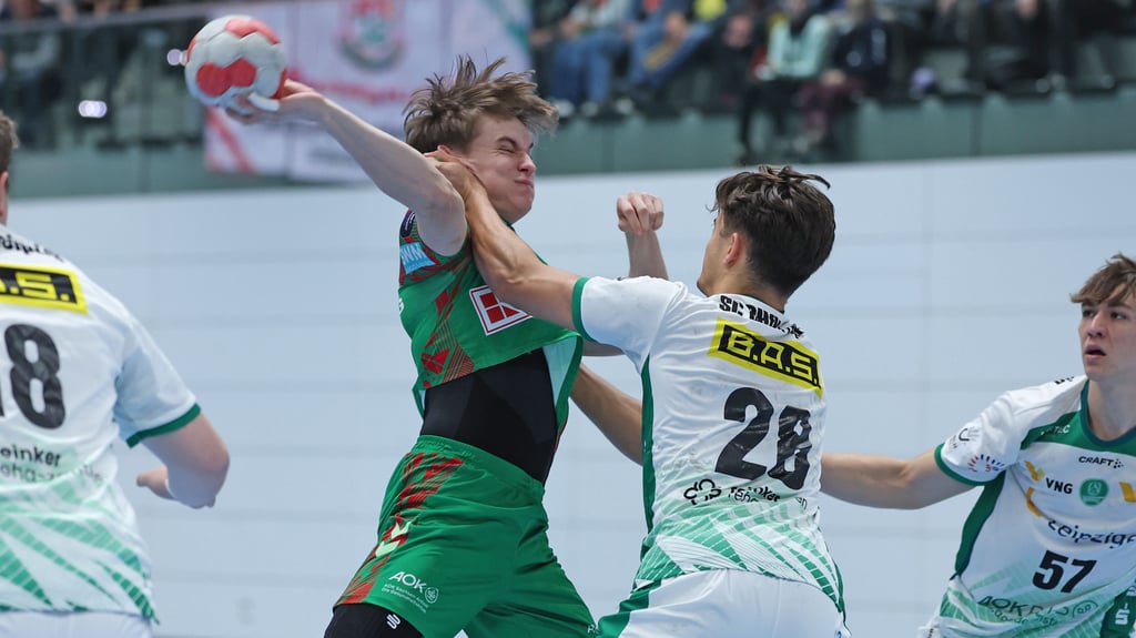Leon Bahr (links) hatte mit seinen SCM-Youngsters nur wenig Mühe gegen Leipzig II.