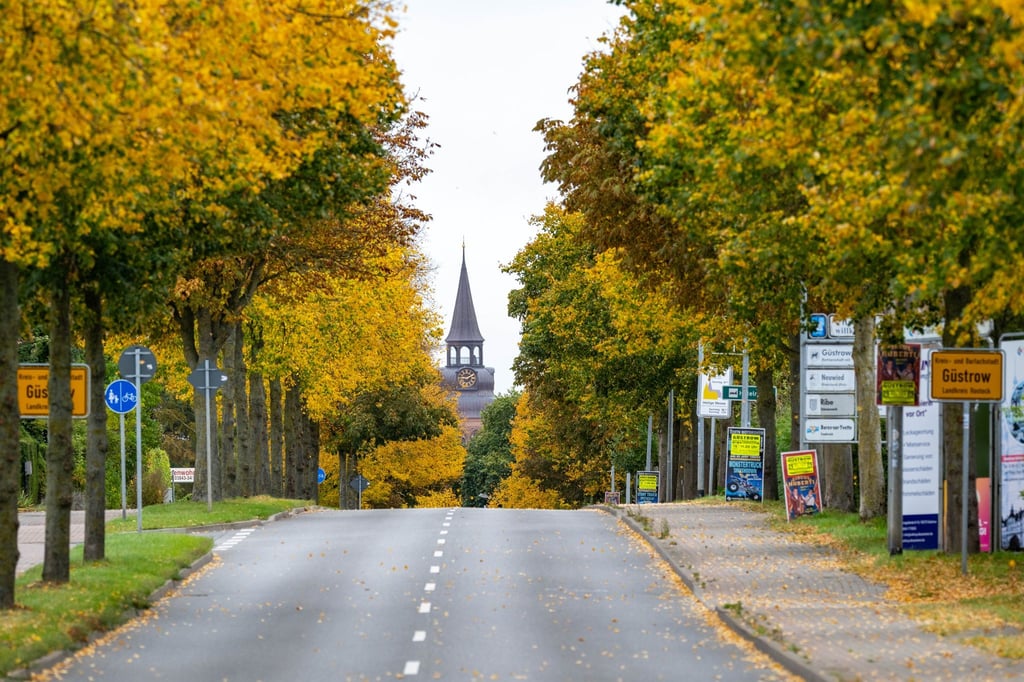 Nach dem vermissten Achtjährigen aus Güstrow wird immer noch gesucht.