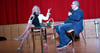 Dorit Gäbler kann es sich erlauben, auch mit 82 „Bein zu zeigen“.   Samstagabend plauderte die Schauspielerin mit Alexander G. Schäfer im Barbyer Cinema über ihr Leben. Gezeigt wurde der Operettenfilm „Orpheus in der Unterwelt“ (1974), in dem  sie die Hauptrolle spielte (kleines Foto). 