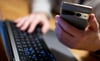 Ein Naumburger wurde Opfer von Betrügern. Er gab seine Bankdaten per Telefon weiter.