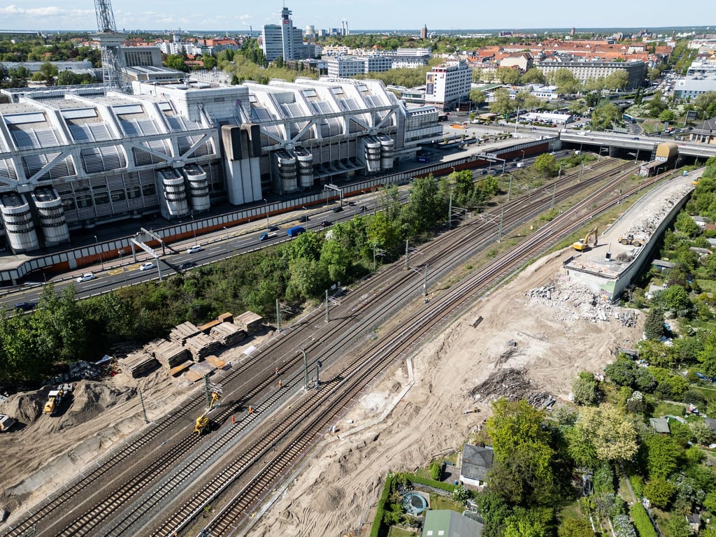 Die Bauarbeiten an der neuen Ringbahnbrücke starten am 20. Oktober. (Archivbild)