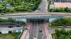 Die Stadt empfiehlt eine weiträumige Umfahrung über die A14. (Archivbild)