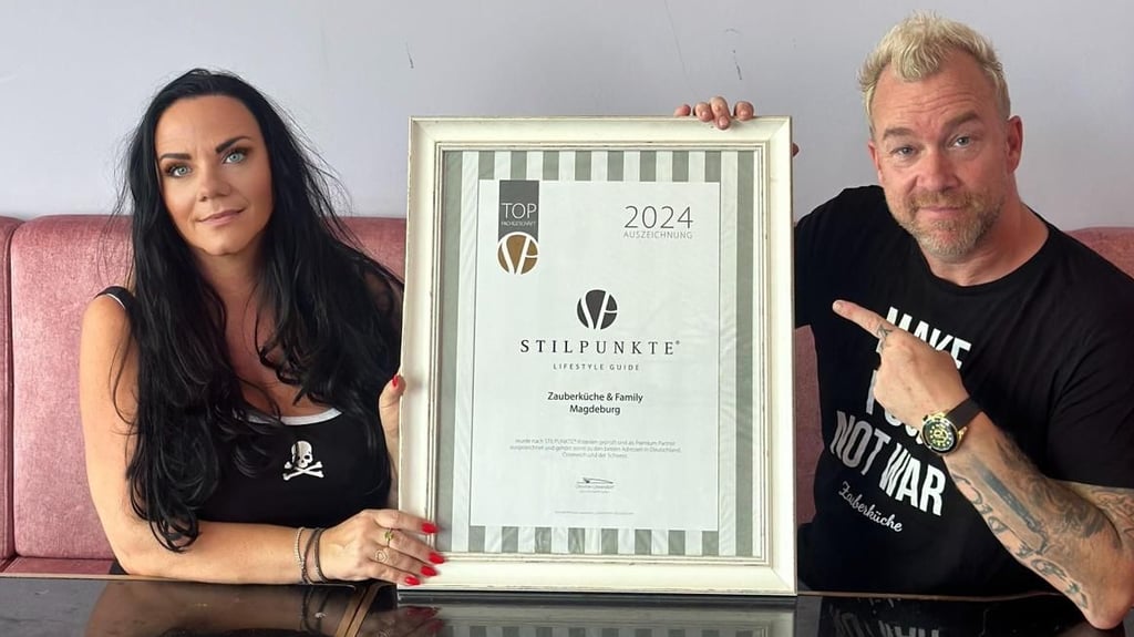 Die Urkunde für den Stilpunkte Award für die "Zauberküche" in Magdeburg - hier mit dem Preis 2024.