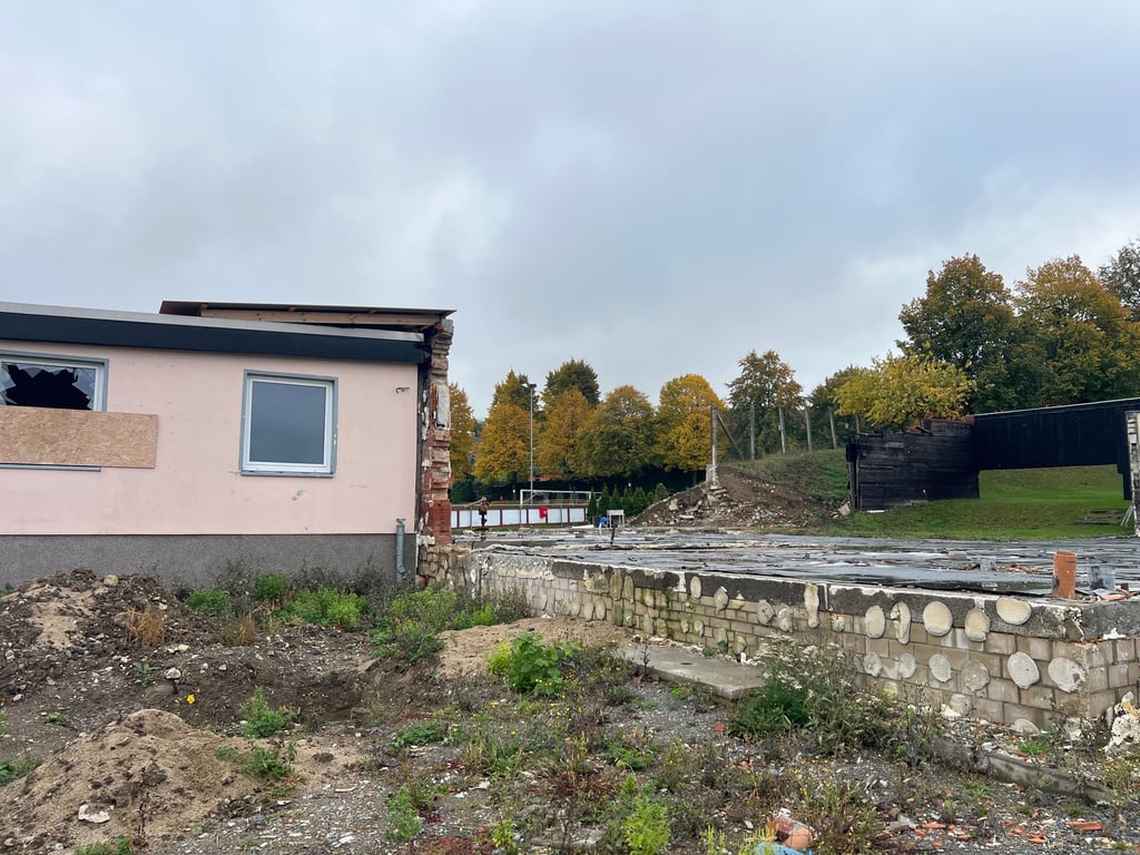Vom Sportlerheim in dem Huy-Ort Dingelstedt sind nur noch Teile erhalten.