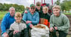 Erfolgreiche Erntegemeinschaft: Heimatvereinschef Daniel Eggert (l.), Ralf Heller sowie Jamie, Max, Lilly und Jo (v. l.). 