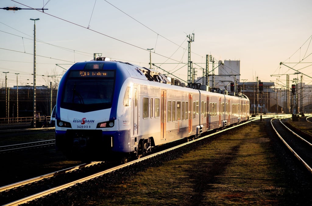 Zwischen Dörverden und Eystrup fallen die Züge bis voraussichtlich 8 Uhr aus, Ersatzverkehr wird eingerichtet. (Symbolbild)