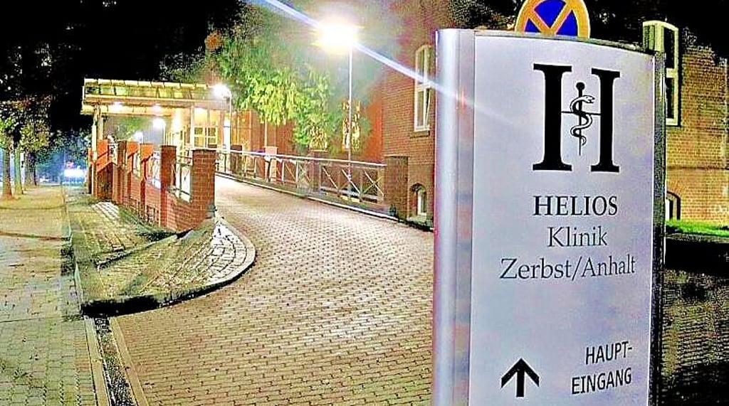 Auffahrt zum Eingang des Krankenhauses in Zerbst.