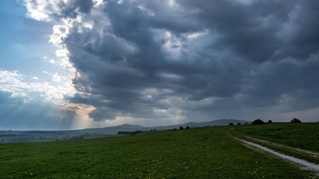 Das Wetter in Sachsen-Anhalt bleibt auch Mitte Oktober grau und wolkenverhangen.