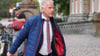 Der Hamburger Hafenchef Meier auf dem Weg ins Gericht.