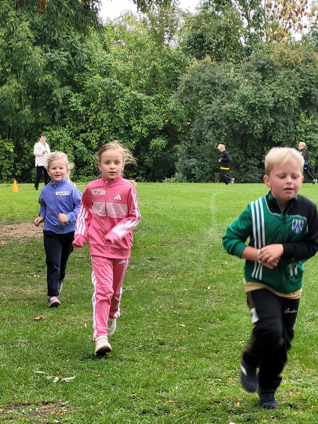 34 Grundschüler haben an dem Sponsorenlauf teilgenommen.