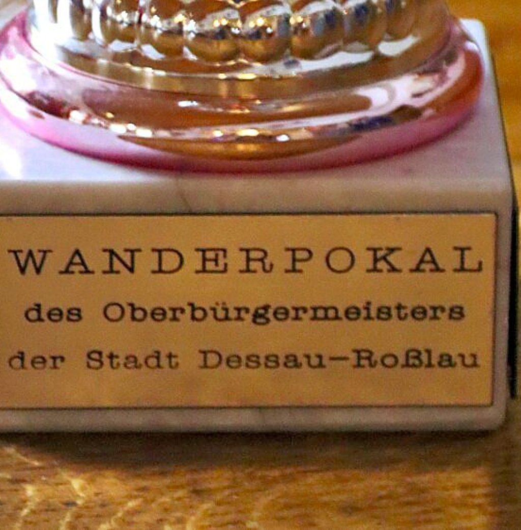 Der Wanderpokal des Oberbürgermeisters wird aller zwei Jahre vergeben.