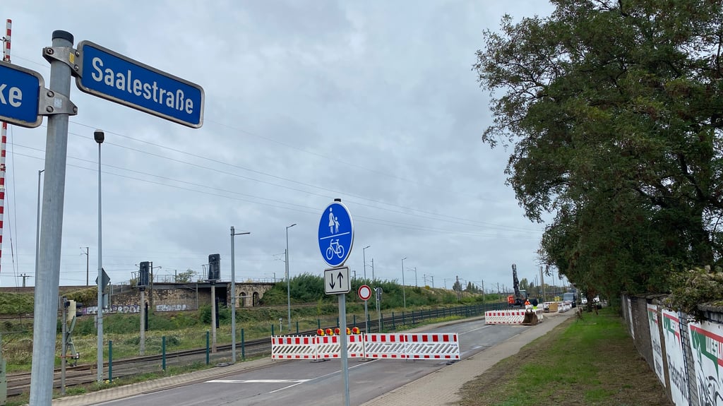 Aufgrund einer Havarie ist derzeit ein Abschnitt der Saalestraße in Magdeburg gesperrt.