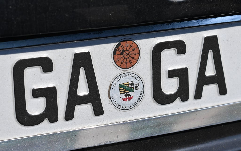 Ein Mann ist mit falschen Kennzeichen auf dem Polizeirevier in Gardelegen erschienen.