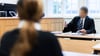 Ein Anwalt verklagt seine eigene Mandantin auf Bezahlung – die wirft ihm sexuelle Belästigung vor.