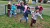 Die Kinder des Hortes der Novalisschule aus Hettstedt waren die ersten, die die Multisport-Spielarena am Trimm-dich-Pfad in Beschlag nahmen.