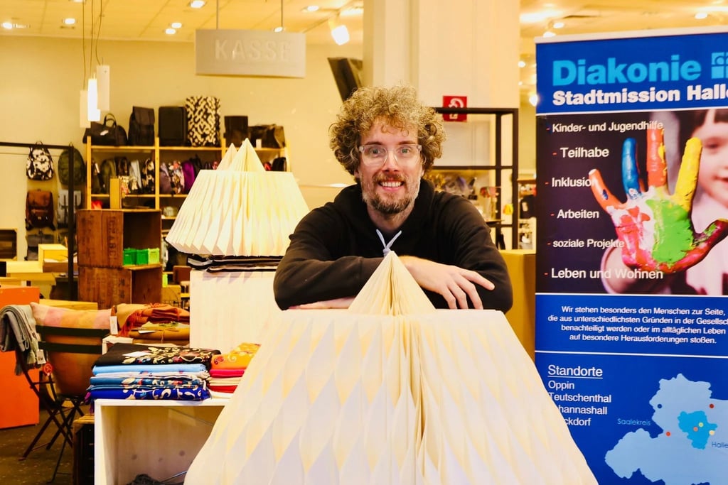 Thomas Marks ist einer der Betreiber des Pop-up-Stores in der Großen Ulrichstraße. Am Mittwoch öffnet das Geschäft seine Türen.