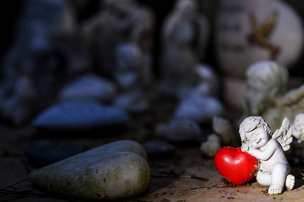 Die Einrichtung von „Sternenkinder“-Gräbern geht oft auf Initiativen betroffener Eltern oder von Geburtskliniken aus. (Symbolfoto)
