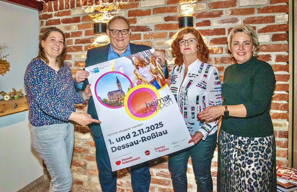 Tina John, Hans-Jörg Bliesener, Angelika Burg-Krätzig und Stefanie Schmidt-Pforte (v.l.) freuen sich auf das „Heimat shoppen“ in ihrer Heimatstadt.