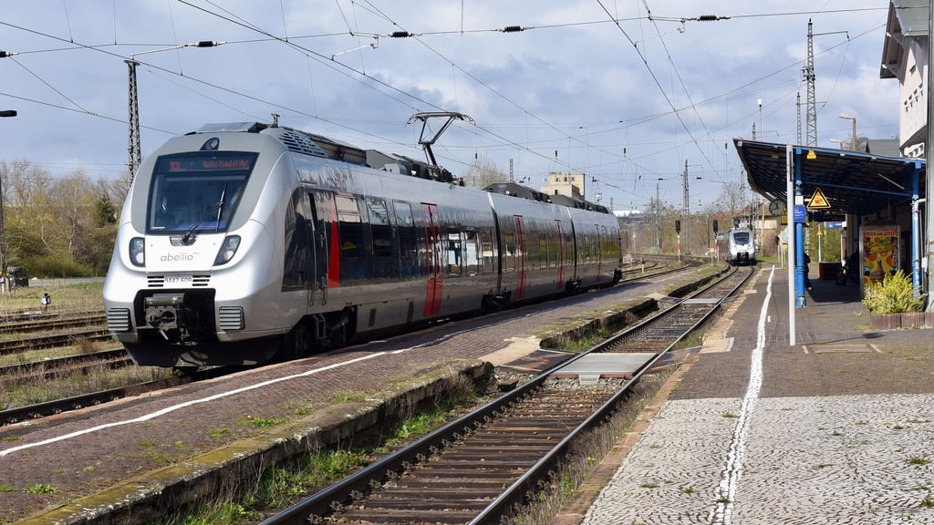 Das Bahnunternehmen Abellio fährt auf der Strecke zwischen Halle und Kassel über Eisleben.