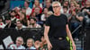 Gordon Herbert blickt auf seine Mannschaft.