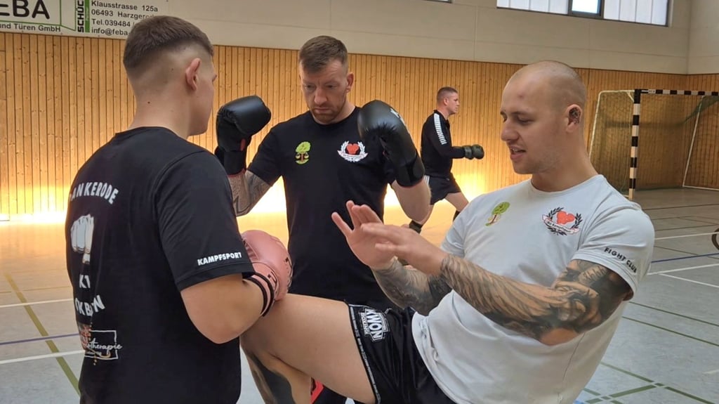 Lukas Bolinsky (r.) hat die neue Abteilung ins Leben gerufen. Seit seiner Kindheit macht er Kampfsport.