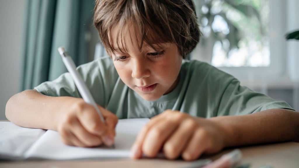 Konzentriert bei der Arbeit: So üben sich Grundschüler derzeit gebundener Handschrift. Neue Konzepte könnten diese Vorgehensweise verdrängen.