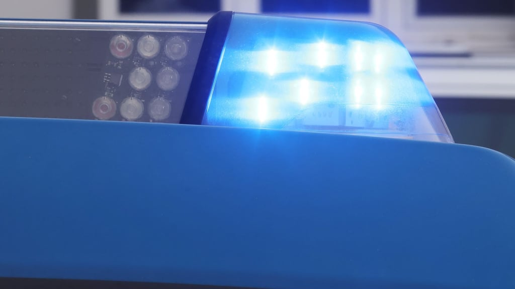 Auf der A9 hat es einen Unfall mit zwei Pkw gegeben.