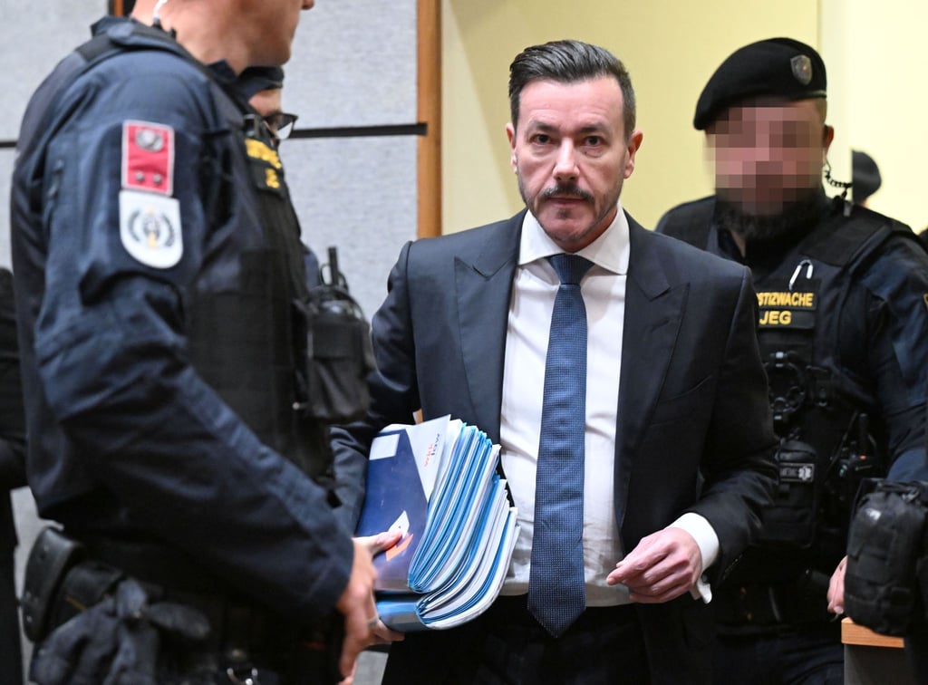 Am zweiten Tag seines Prozesses musste sich Benko Aussagen von Zeugen stellen.