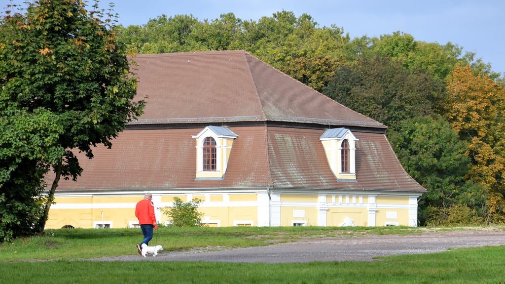Müssen Hunde im Zerbster Schlossgarten an der Leine geführt werden oder dürfen die Vierbeiner auch mal frei herumlaufen?