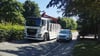 Bei der Begegnung von Lkw und Pkw muss in der Gebrüder-Rehse-Straße in Halberstadt einer auf den Bürgersteig ausweichen.