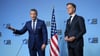 Will, dass die Europäer US-Waffenlieferungen für die Ukraine bezahlen: US-Verteidigungsminister Pete Hegseth (l), hier mit Nato-Generalsekretär Mark Rutte.