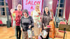 Hecklingens Ortsbürgermeisterin Heidemarie Hoffmann (2.v.l.) bedankte sich bei den  Musikerinnen Lucia Keller (2.v.r.) und Mariko Okabayashi sowie beim Musiker  Vivian Anastasiu für das tolle Konzert im Spiegelsaal des Hecklinger Schlosses. 