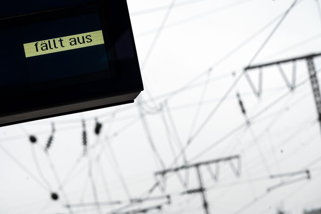 Nach Angaben der Bahn ist ein Stellwerk in Köln-Kalk betroffen. (Symbolbild)