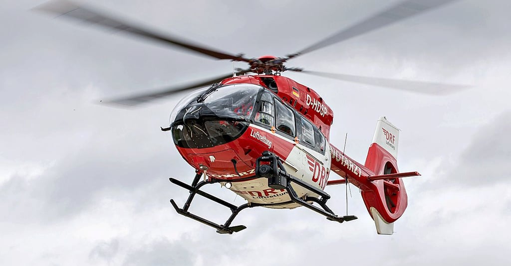 Ein Mädchen, das im Mai im Sängerwäldchen in Ranies verunglückte, musste von der Feuerwehr gerettet und mit dem Hubschrauber in ein Krankenhaus gebracht werden. Der Fall beschäftigt aktuell die Justiz.