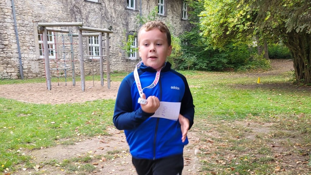 Auch Oscar aus der 3b machte beim diesjährigen Sponsorenlauf an der Badersleben Grundschule mit.