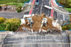 Die Ringbrücke, die über die Brenneckestraße in Magdeburg führt, wird derzeit abgerissen.