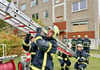 In einer Woche Feuerwehrmann - zahlreiche Teilnehmer haben in dieser Woche beim Grundlehrgang der Feuerwehr Bernburg teilgenommen. 