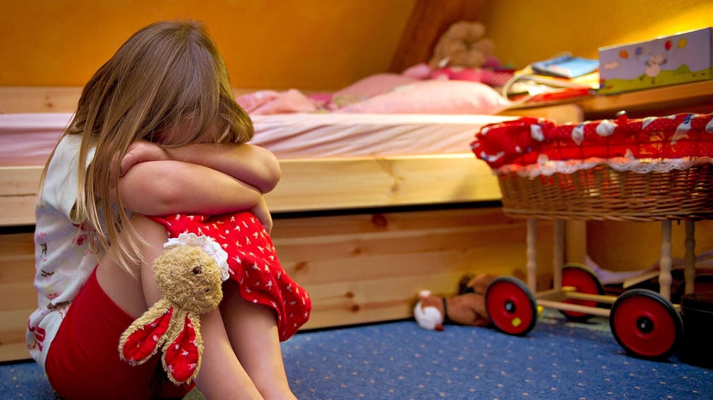 Noch immer werden Kinder und Jugendliche Opfer von Vernachlässigung und Gewalt und müssen unter Umständen in Obhut genommen werden.