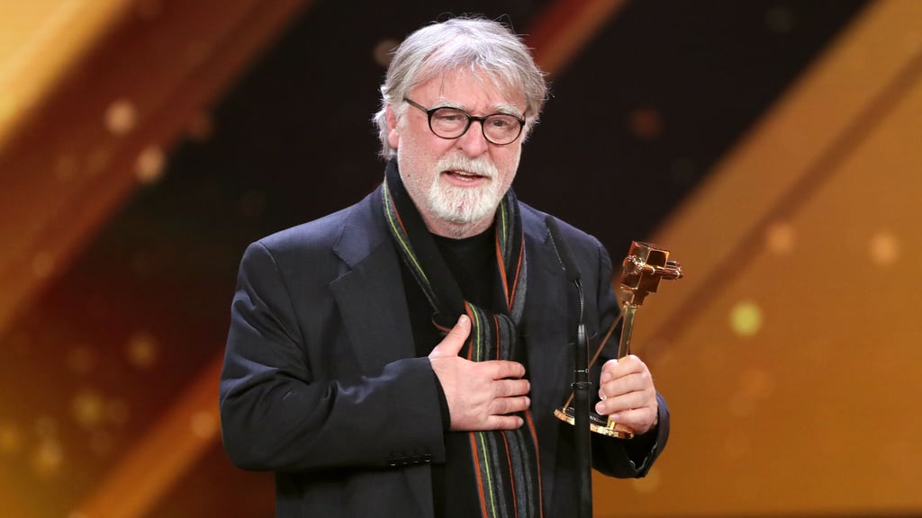 Er prägte Generationen von Krimifans und war eines der bekanntesten Gesichter im deutschen Fernsehen: Andreas Schmidt-Schaller beendet seine Karriere.
