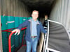 „Euroville“-Chef Dietmar Schwenke mit Floorball-Spielmaterialien.