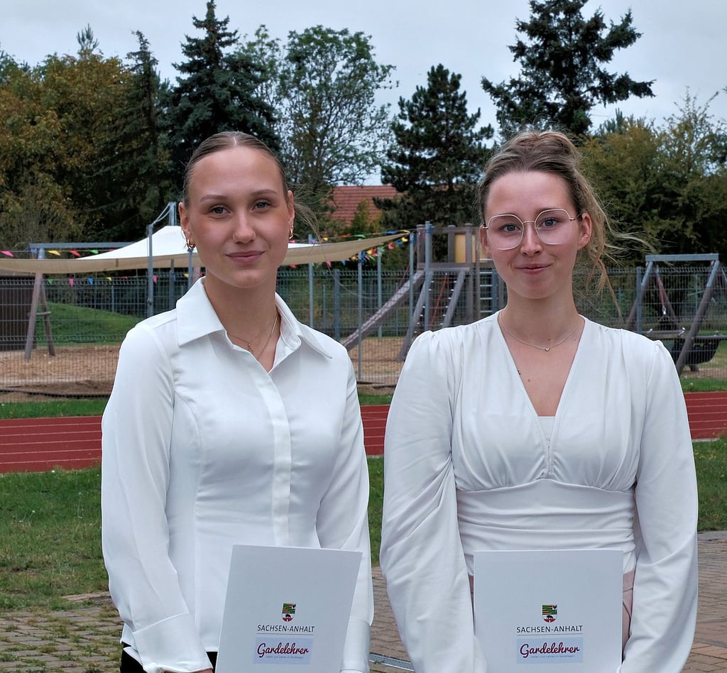 Emely Brune (links) aus Berge und Kemi Gille aus Weteritz sind die beiden neuen Gardelehrer-Stipendiatinnen.