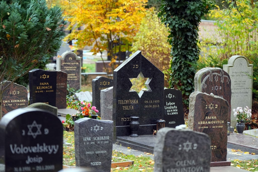 Der jüdische Friedhof in Potsdam wurde bereits 1743 gegründet. (Archivbild)