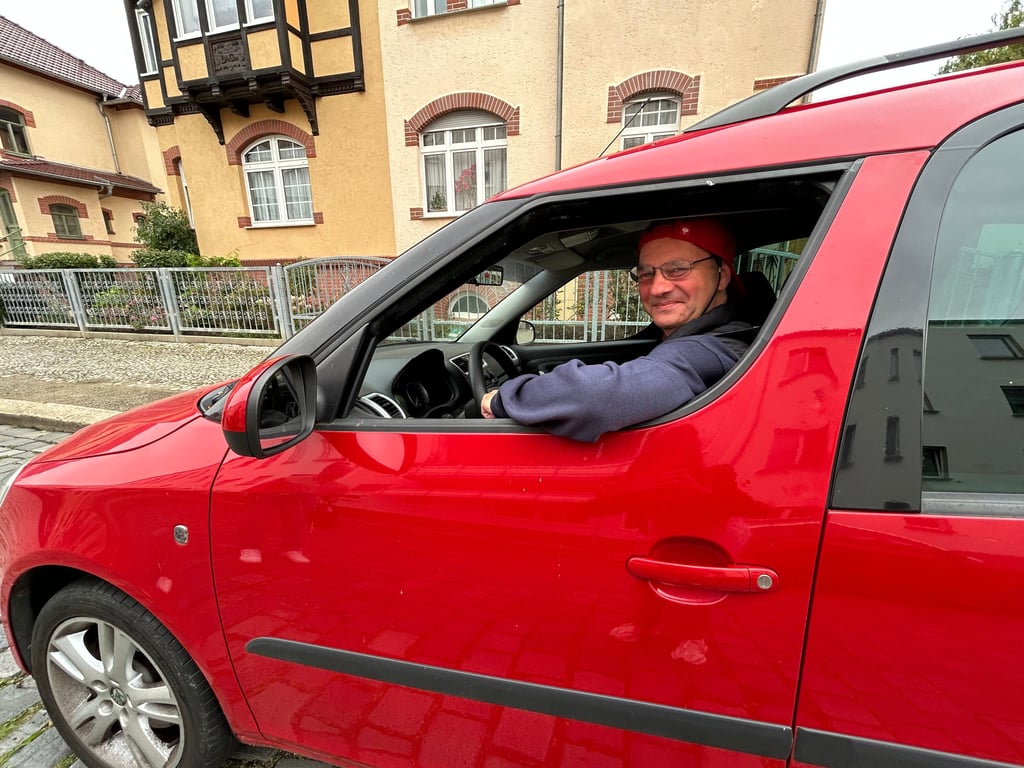 Sven Schorstein kann nach einem Schlaganfall wieder Auto fahren.