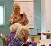 Am Montag hat Kathrin Göres die Kochgruppe besucht. Hier wurde süßer Grießauflauf zubereitet. 