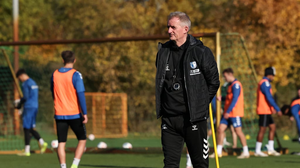 Die Ruhe, Erfahrung und natürliche Autorität des Petrik Sander soll den 1. FC Magdeburg wieder in die Spur bringen.