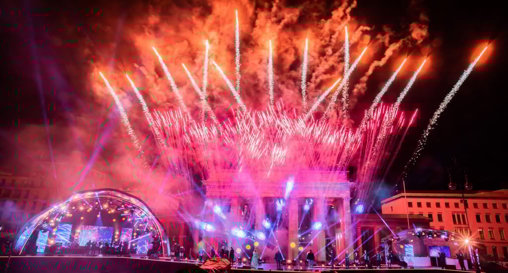 In Berlin wird rege debattiert, was genau zu Silvester am Brandenburger Tor passieren soll. (Archivbild)